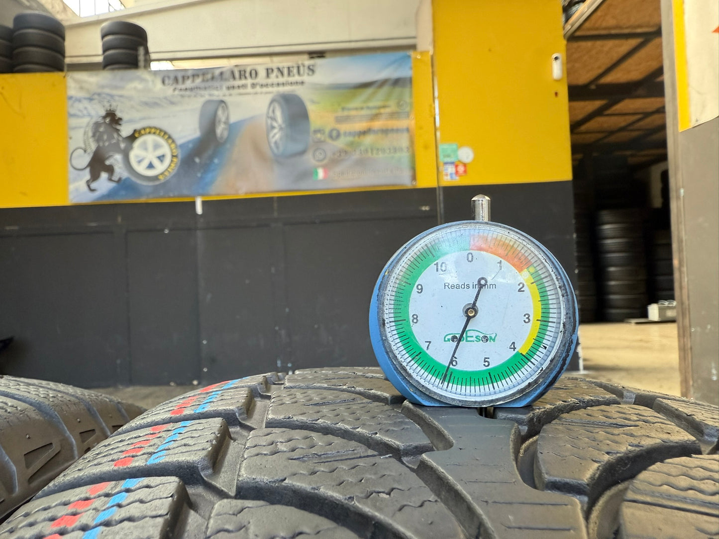 Usato: 4 Gomme 235/60R18 107H XL Bridgestone Invernali 85% residui