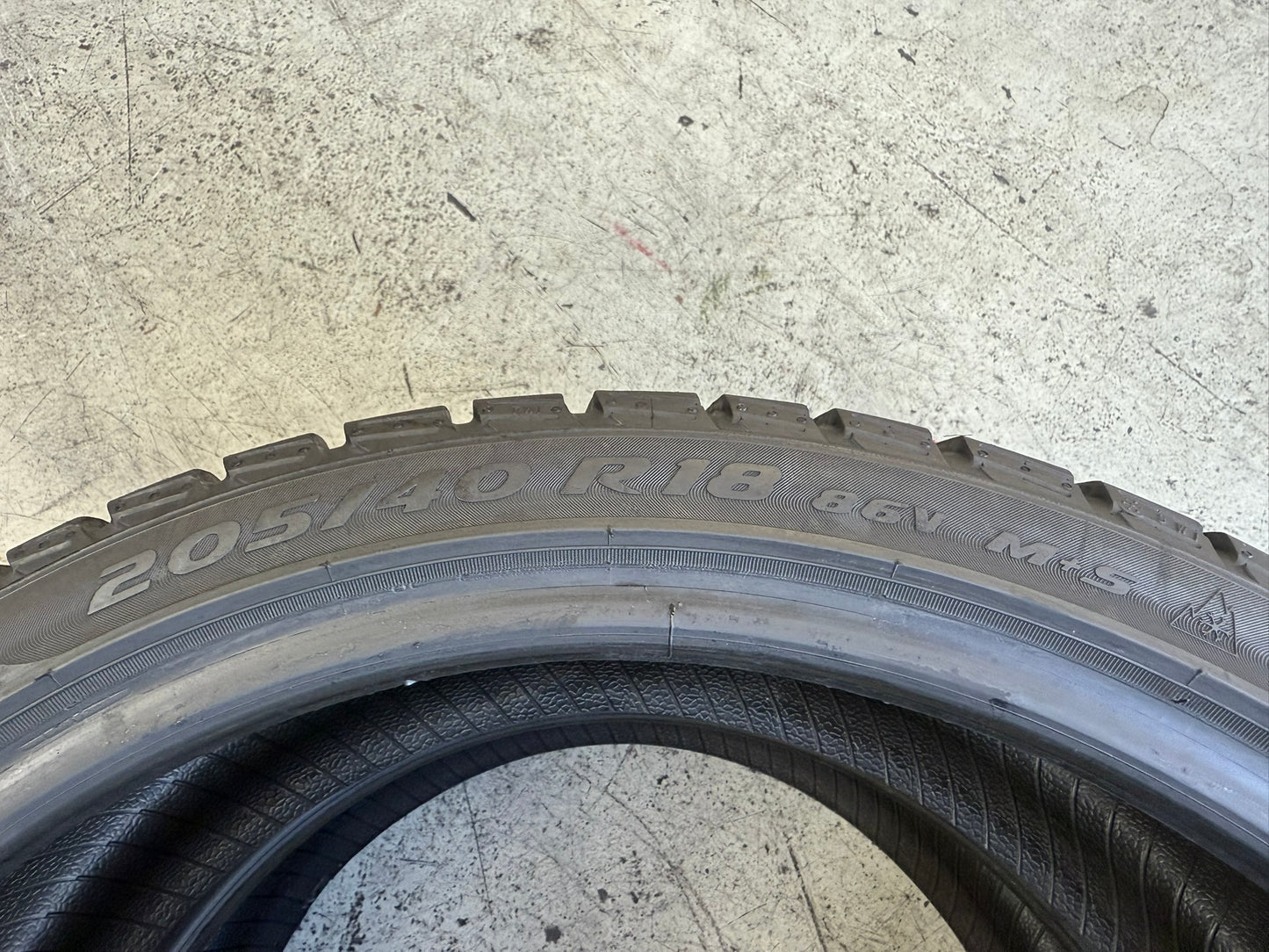 Usato: 2 Gomme 205/40R18 86V XL Pirelli Invernali 75% residui