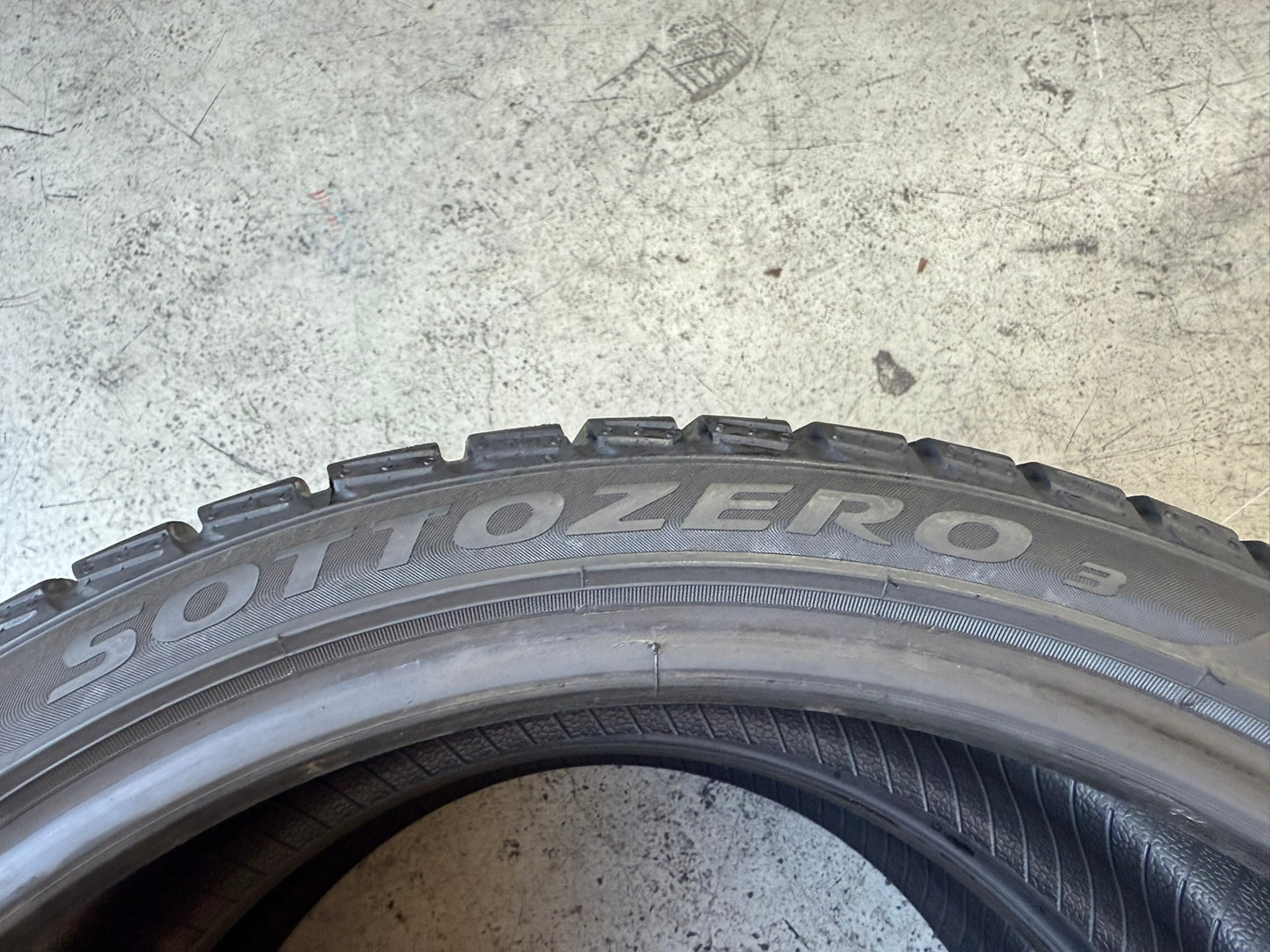 Usato: 2 Gomme 205/40R18 86V XL Pirelli Invernali 75% residui
