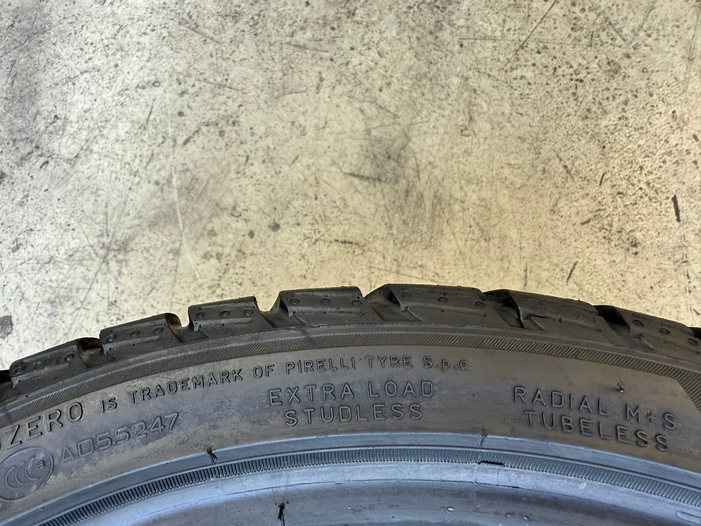 Usato: 2 Gomme 205/40R18 86V XL Pirelli Invernali 75% residui