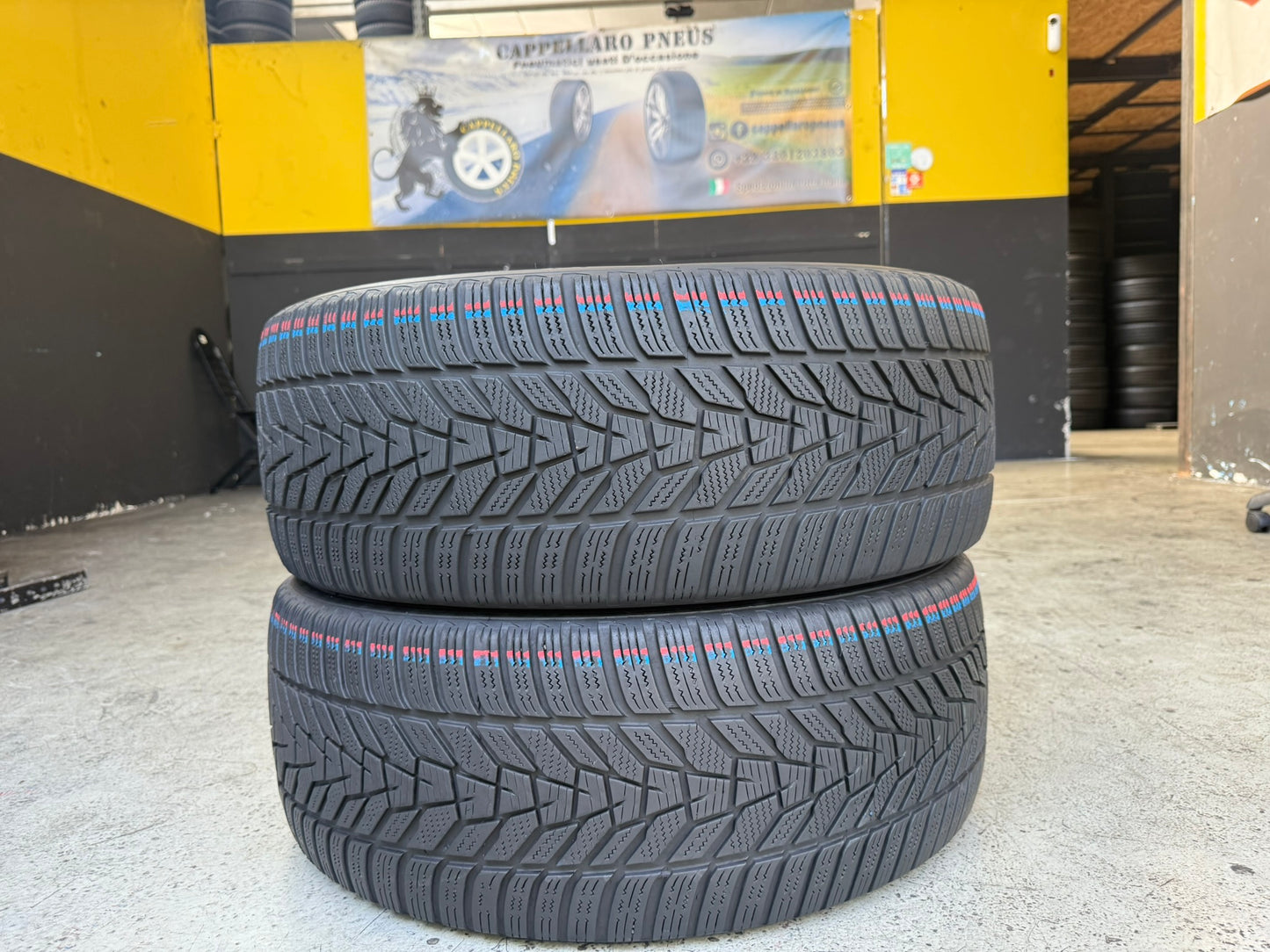 Usato: 2 Gomme 255/45R20 105V XL Hankook Invernali 85% residui