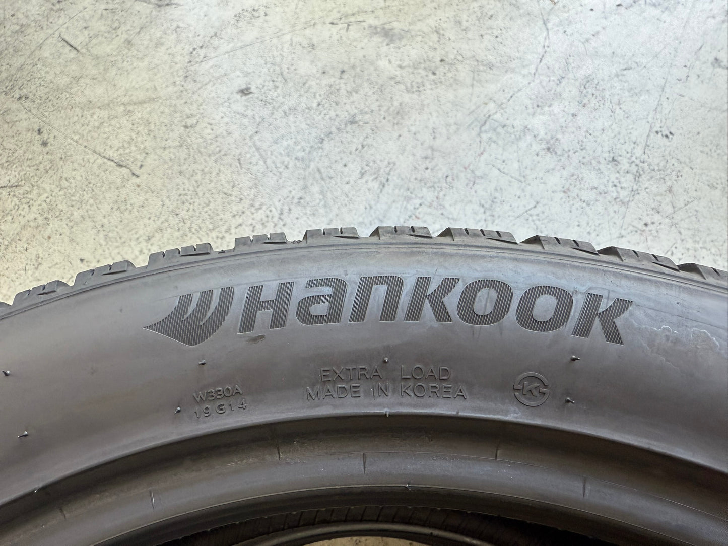 Usato: 2 Gomme 255/45R20 105V XL Hankook Invernali 85% residui