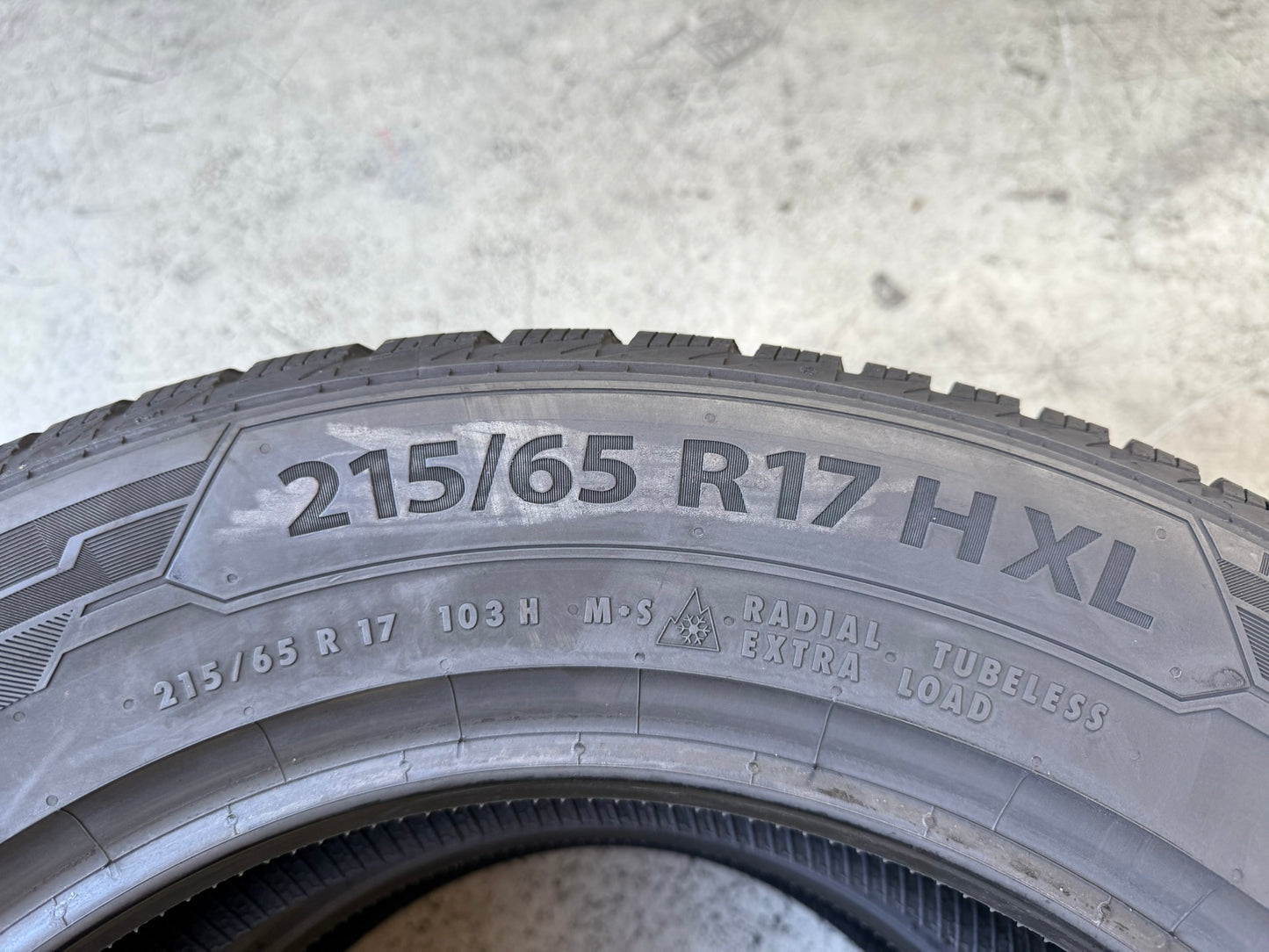 Usato: 2 Gomme 215/65R17 103H XL Barum Invernali 85% residui
