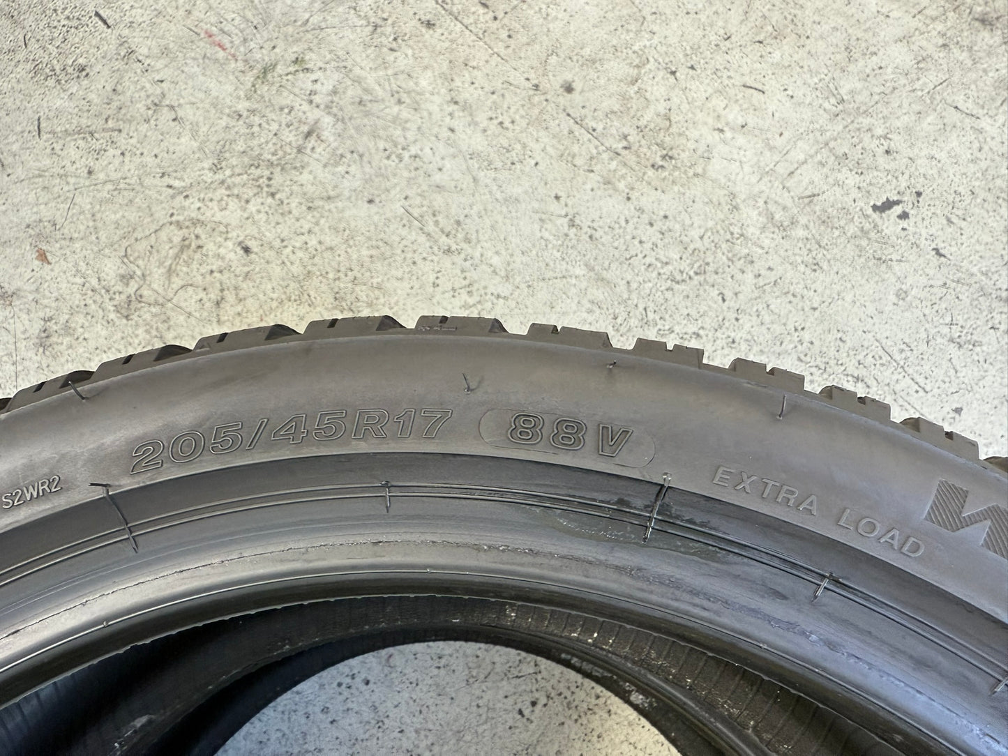 Usato: 2 Gomme 205/45R17 88V XL Firestone Invernali 85% residui