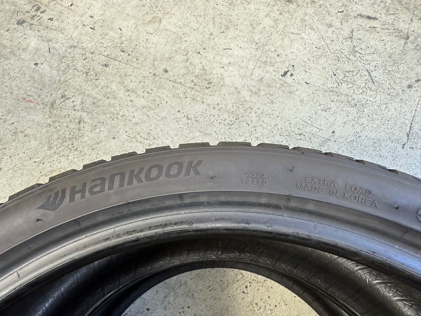 Usato: 2 Gomme 245/35R20 95W XL Hankook Invernali 85% residui