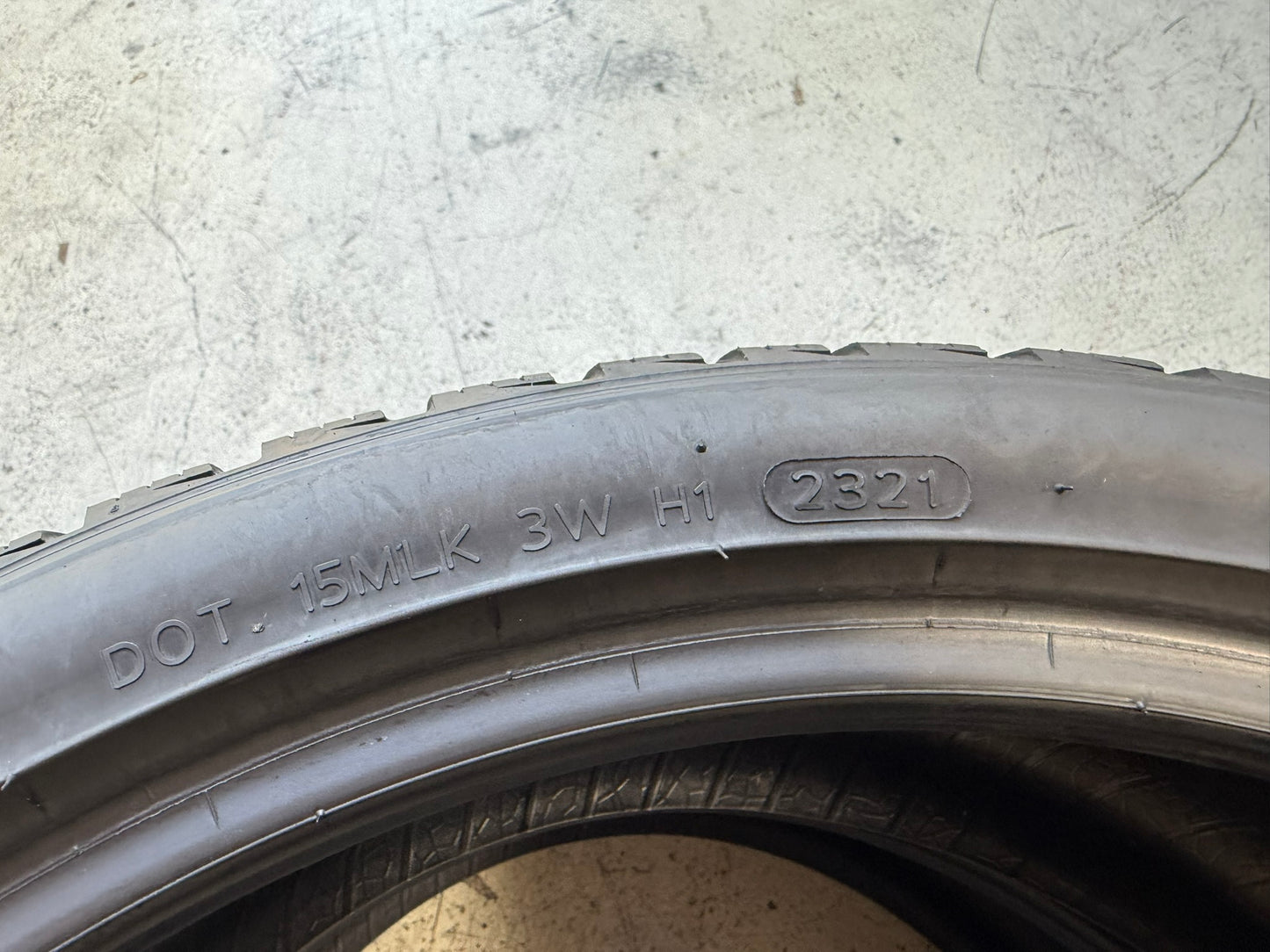 Usato: 2 Gomme 245/35R20 95W XL Hankook Invernali 85% residui