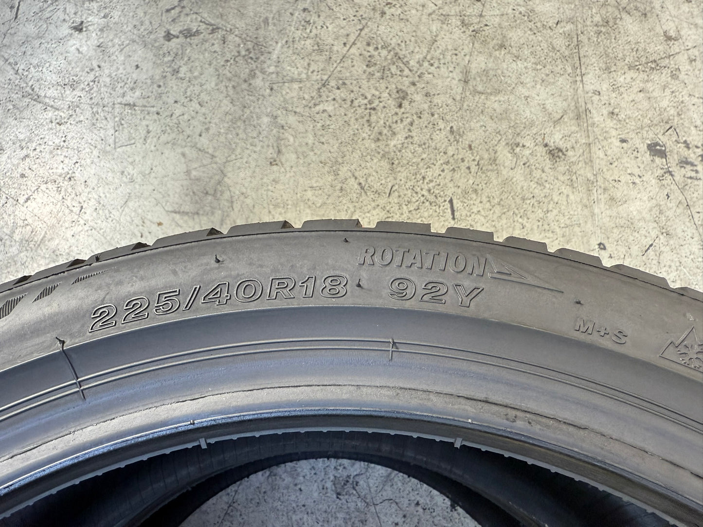 Usato: 2 Gomme 225/40R18 92Y XL Bridgestone 4 Stagioni 80% residui