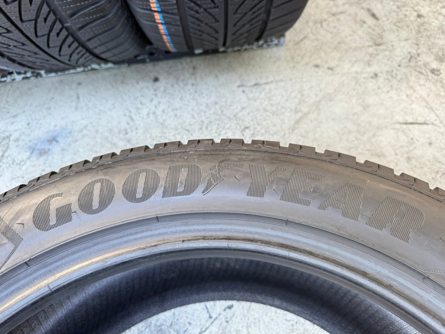 Usato: 4 Gomme 285/45R20 112V XL Goodyear Invernali 95% residui