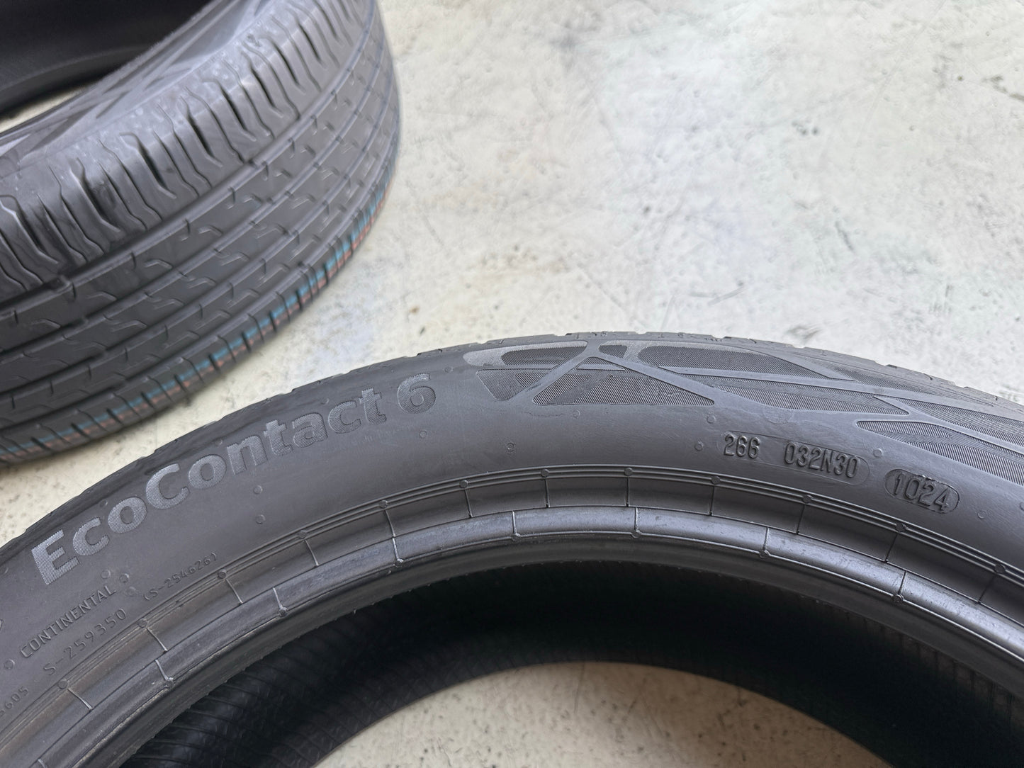 Usato: 4 Pneumatici Continental EcoContact 6 EVc 215/50R18 96V XL Estivi 90% Residui DOT 2024
