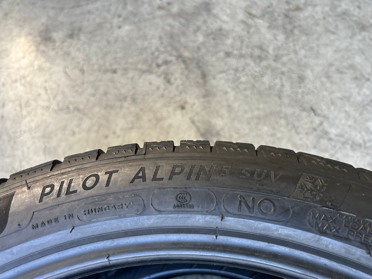 Usato: 2 Gomme 305/35R21 109V XL Michelin Invernali 80% residui