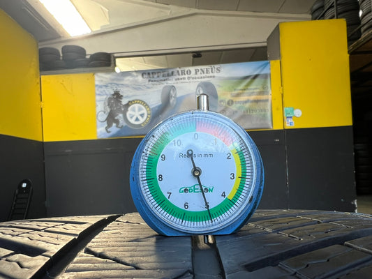 Usato: 2 Gomme 305/35R21 109V XL Michelin Invernali 80% residui