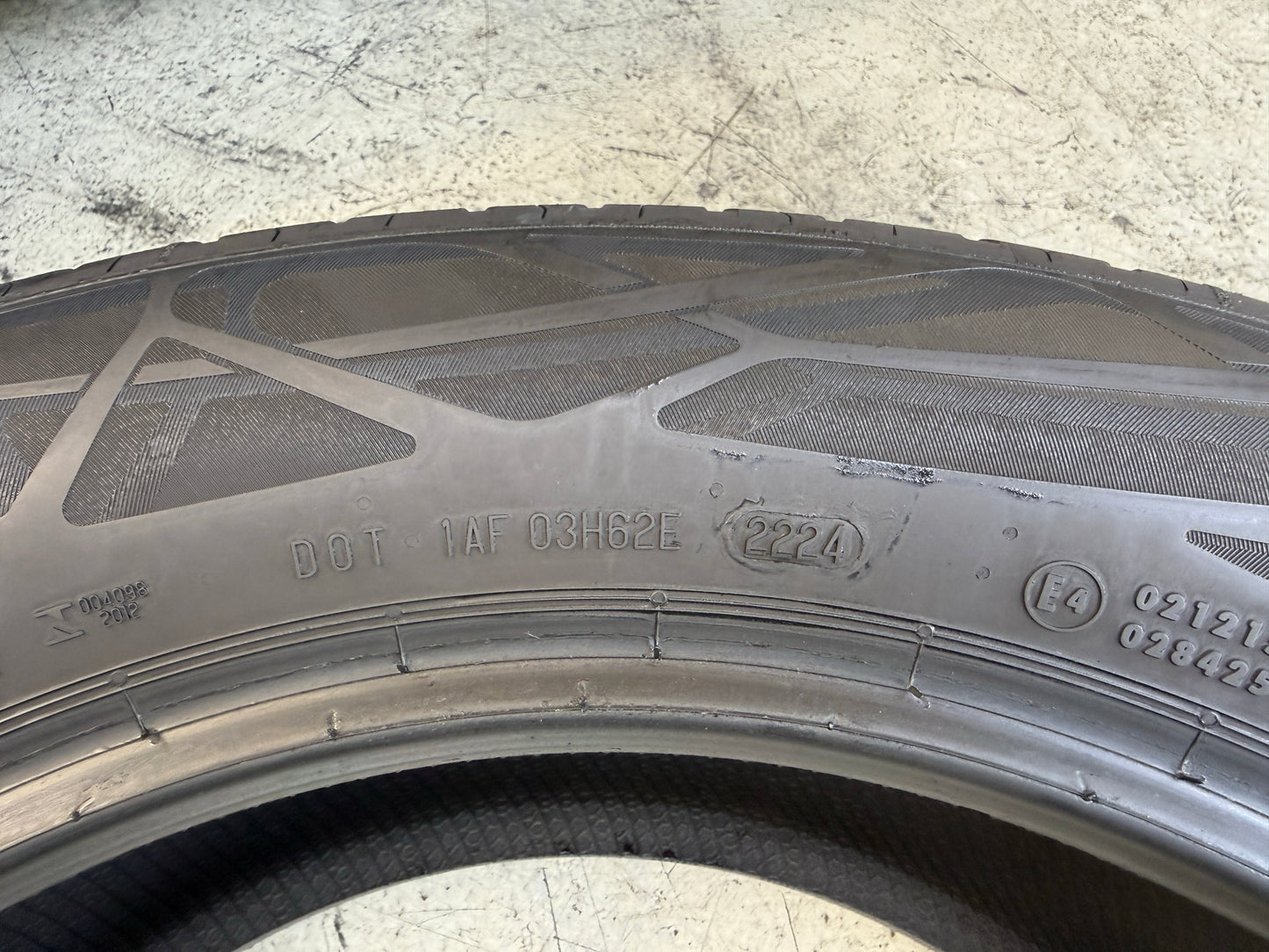 Usato: 4 Pneumatici Continental EcoContact 6 235/55R18 104V XL EVc Estive 85% Residui