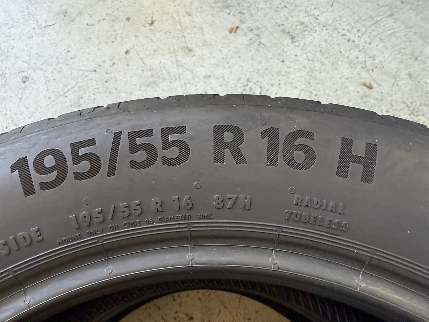 Usato: 2 Gomme 195/55R16 87H Continental Estive 80% residui