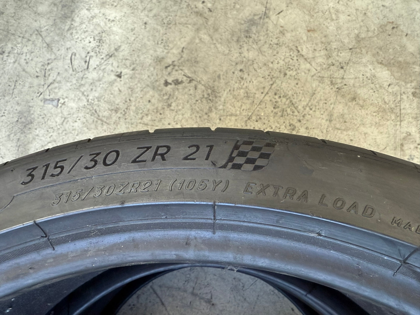 Usato: 2 Gomme 315/30R21 105Y XL MO1 Michelin Estive 85% residui