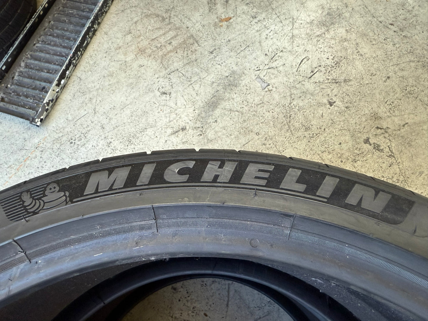 Usato: 2 Gomme 315/30R21 105Y XL MO1 Michelin Estive 85% residui