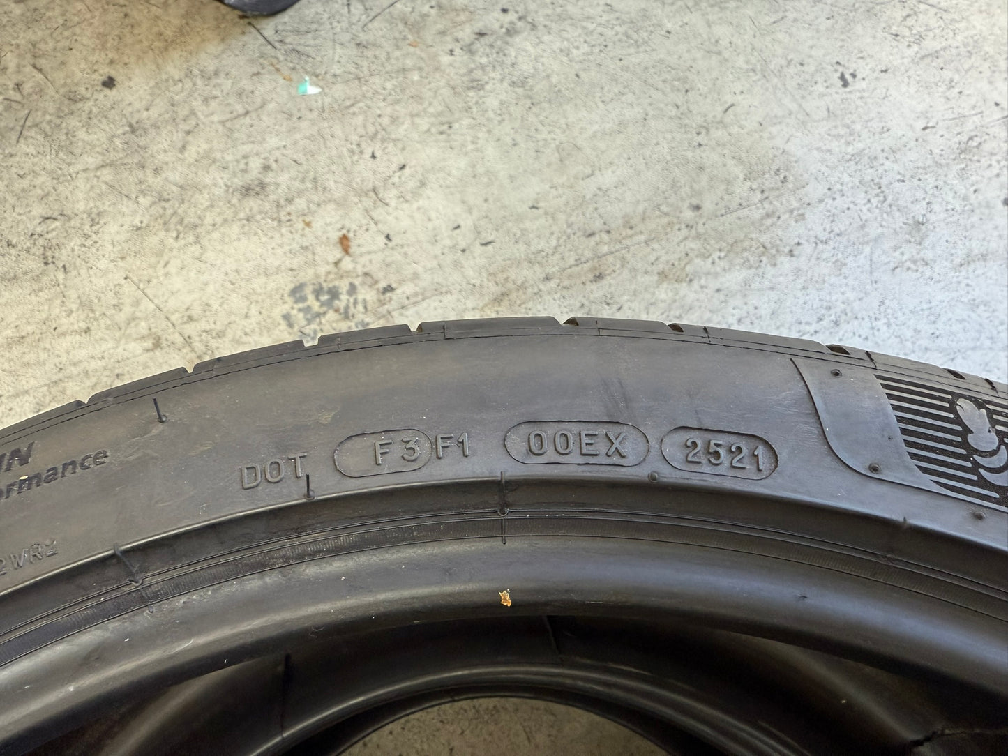Usato: 2 Gomme 315/30R21 105Y XL N0 Michelin Estive 85% residui
