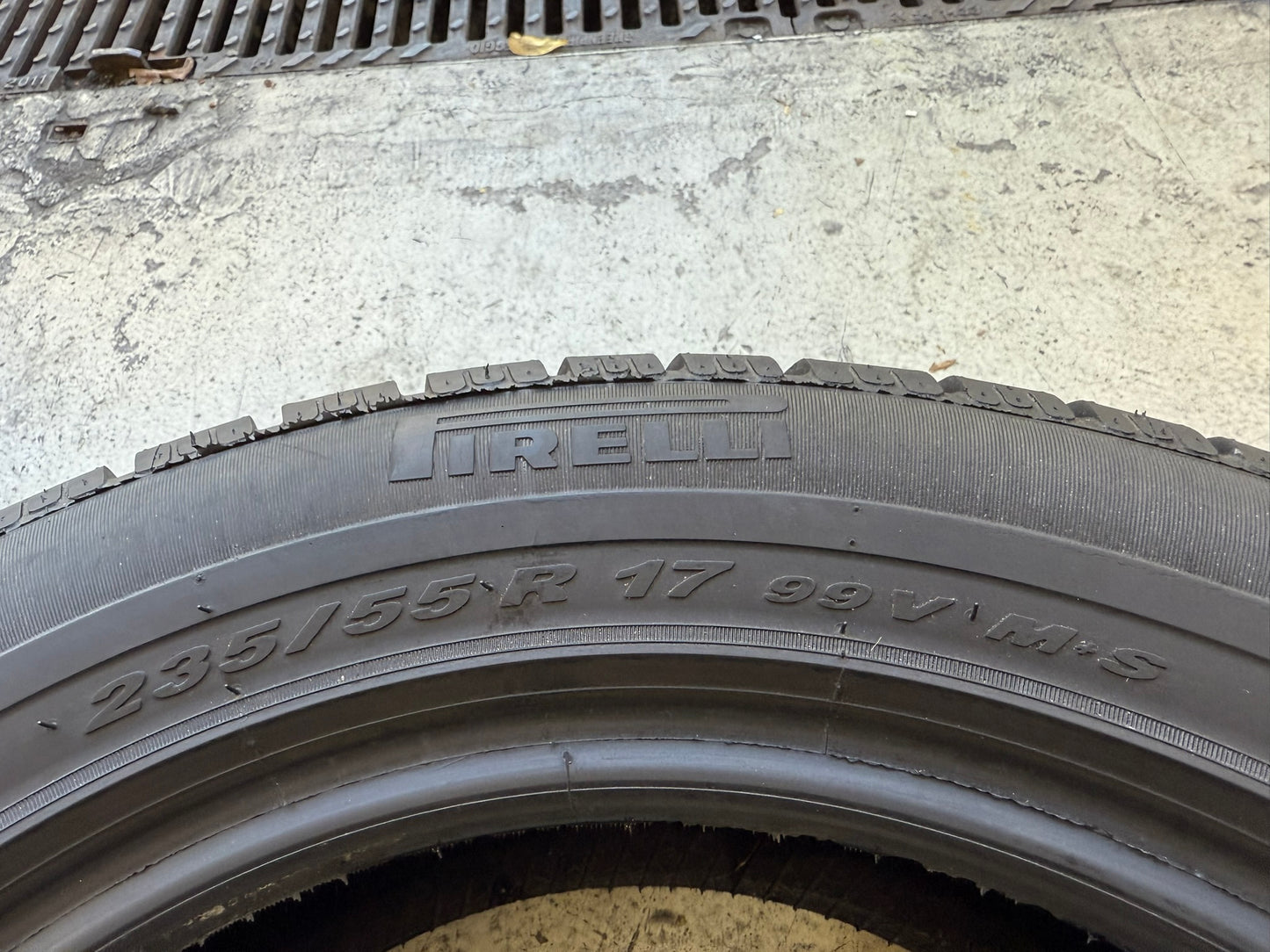 Usato: 4 Gomme 235/55R17 99V MO Pirelli Invernali 85% residui