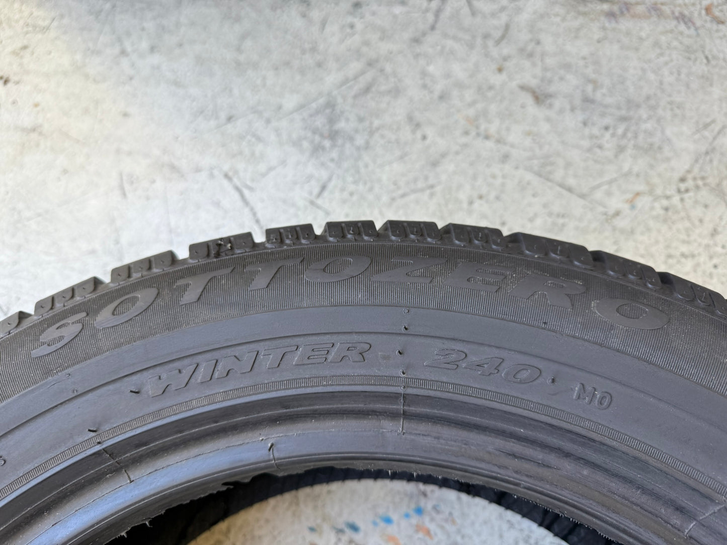 Usato: 4 Gomme 235/55R17 99V MO Pirelli Invernali 85% residui