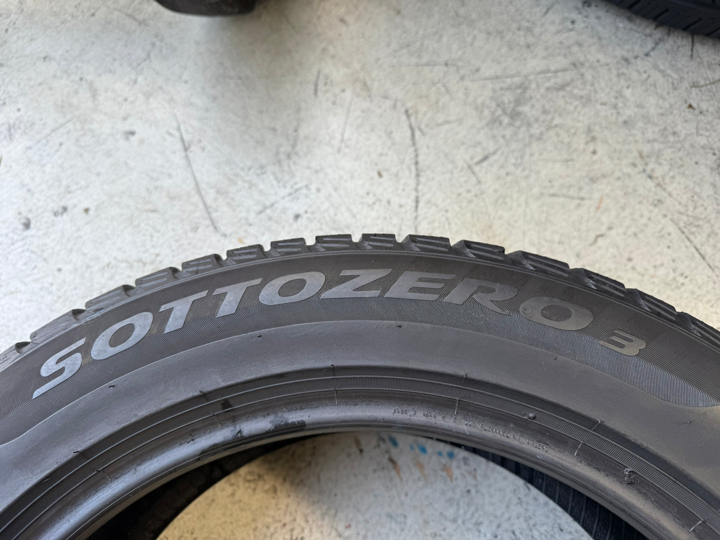Usato: 2 Gomme 225/55R18 98H Pirelli Invernali 70% residui