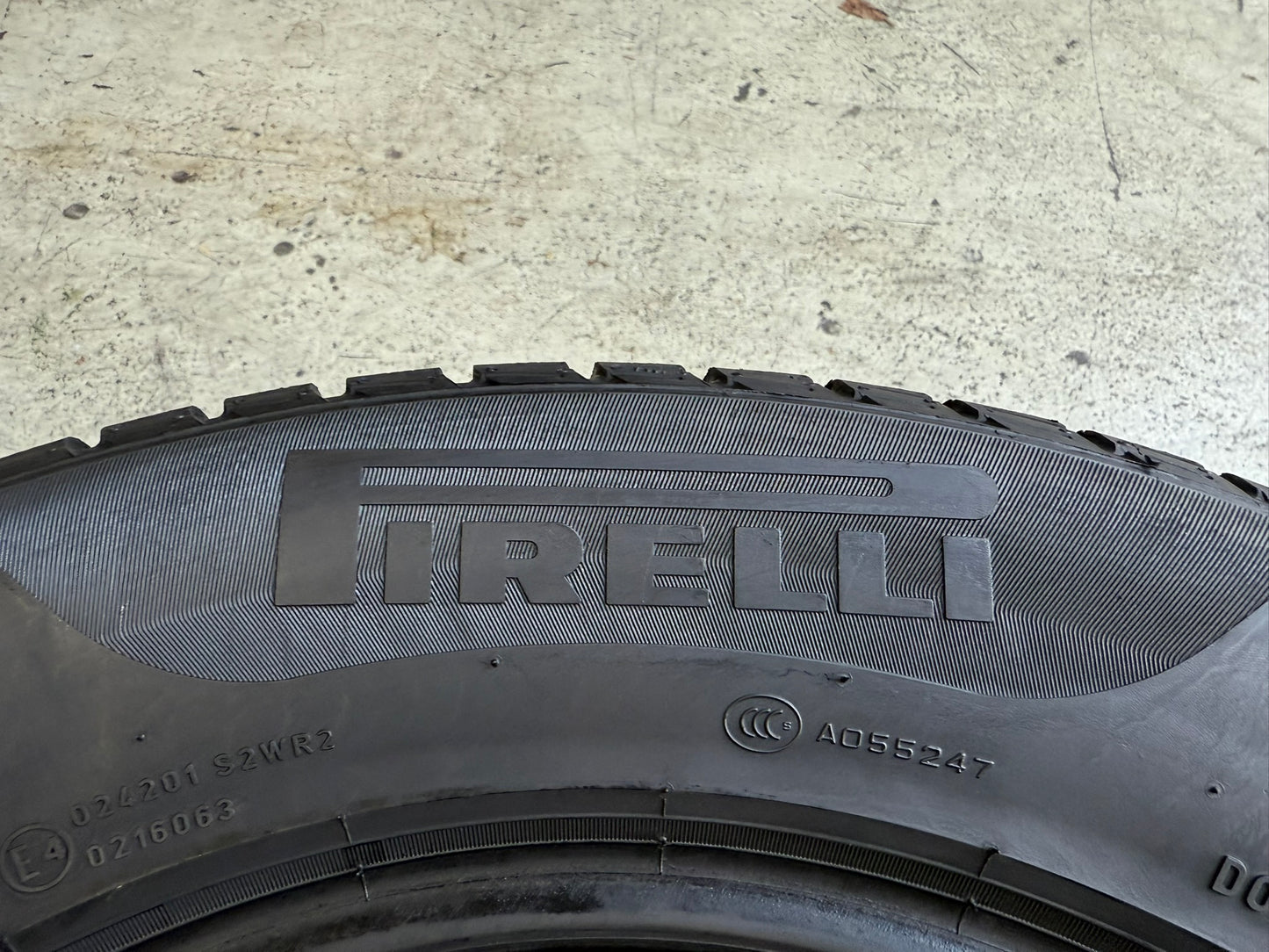 Usato: 2 Gomme 215/60R16 95H Pirelli Invernali 85% residui