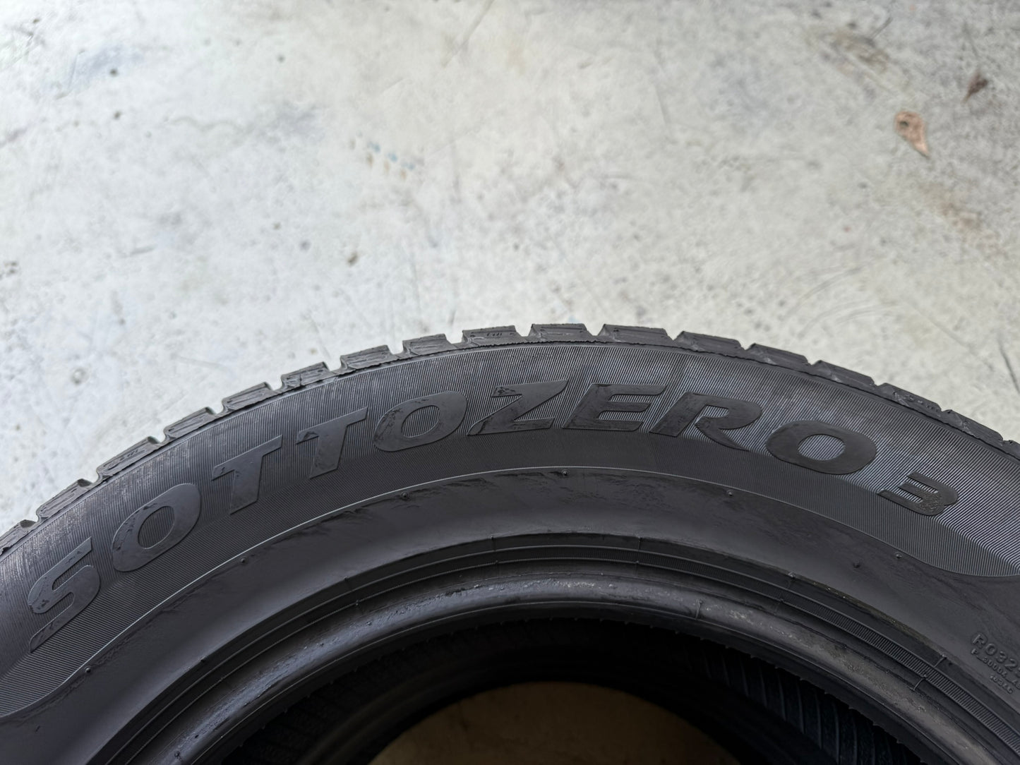 Usato: 2 Gomme 215/60R16 95H Pirelli Invernali 85% residui
