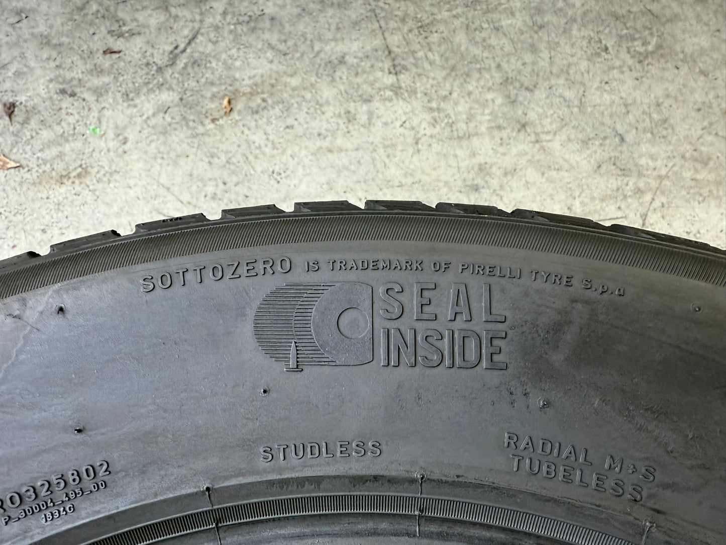 Usato: 2 Gomme 215/60R16 95H Pirelli Invernali 85% residui
