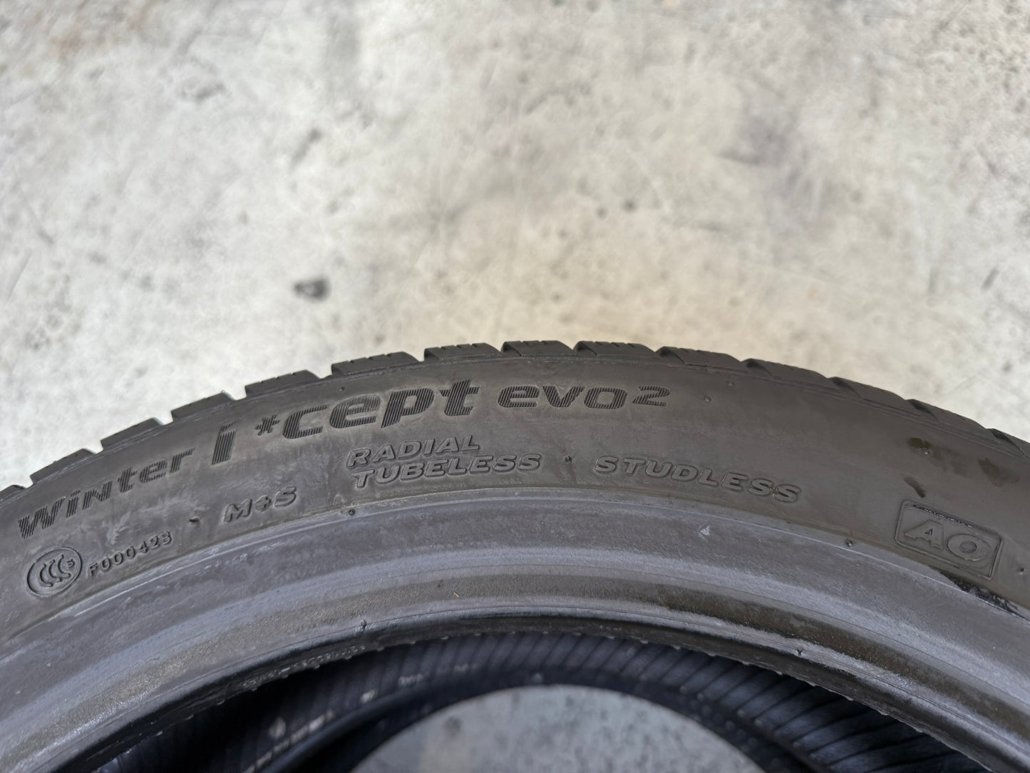 Usato: 2 Gomme 215/45R17 91W XL Hankook Invernali 80% residui