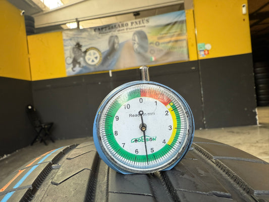 Usato: 2 Gomme 215/65R17 99H Hankook Estive 85% residui