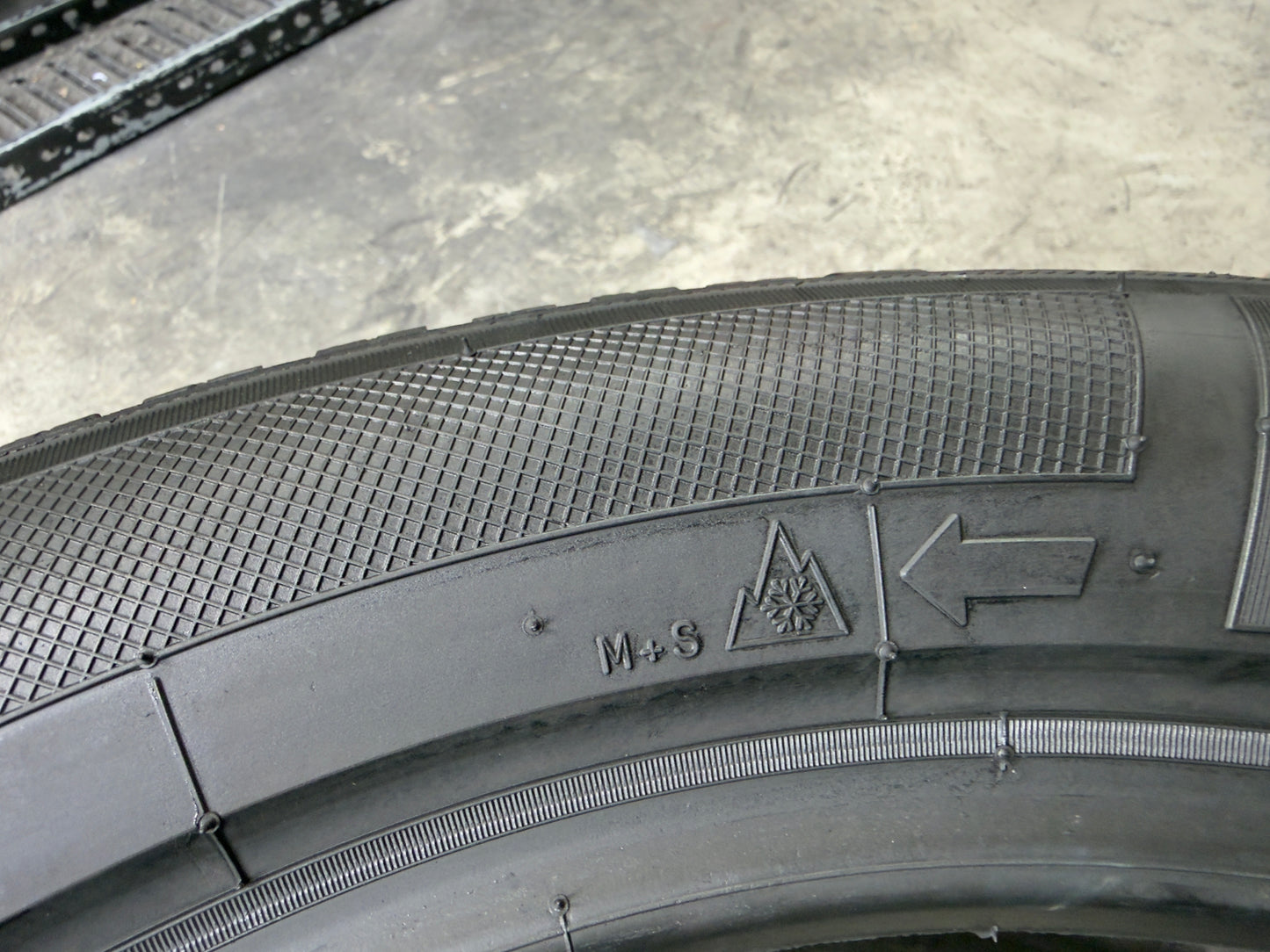 Usato: 2 Pneumatici Kleber Quadraxer 3 215/55R17 98V XL 4 Stagioni 95% Residui DOT 2025
