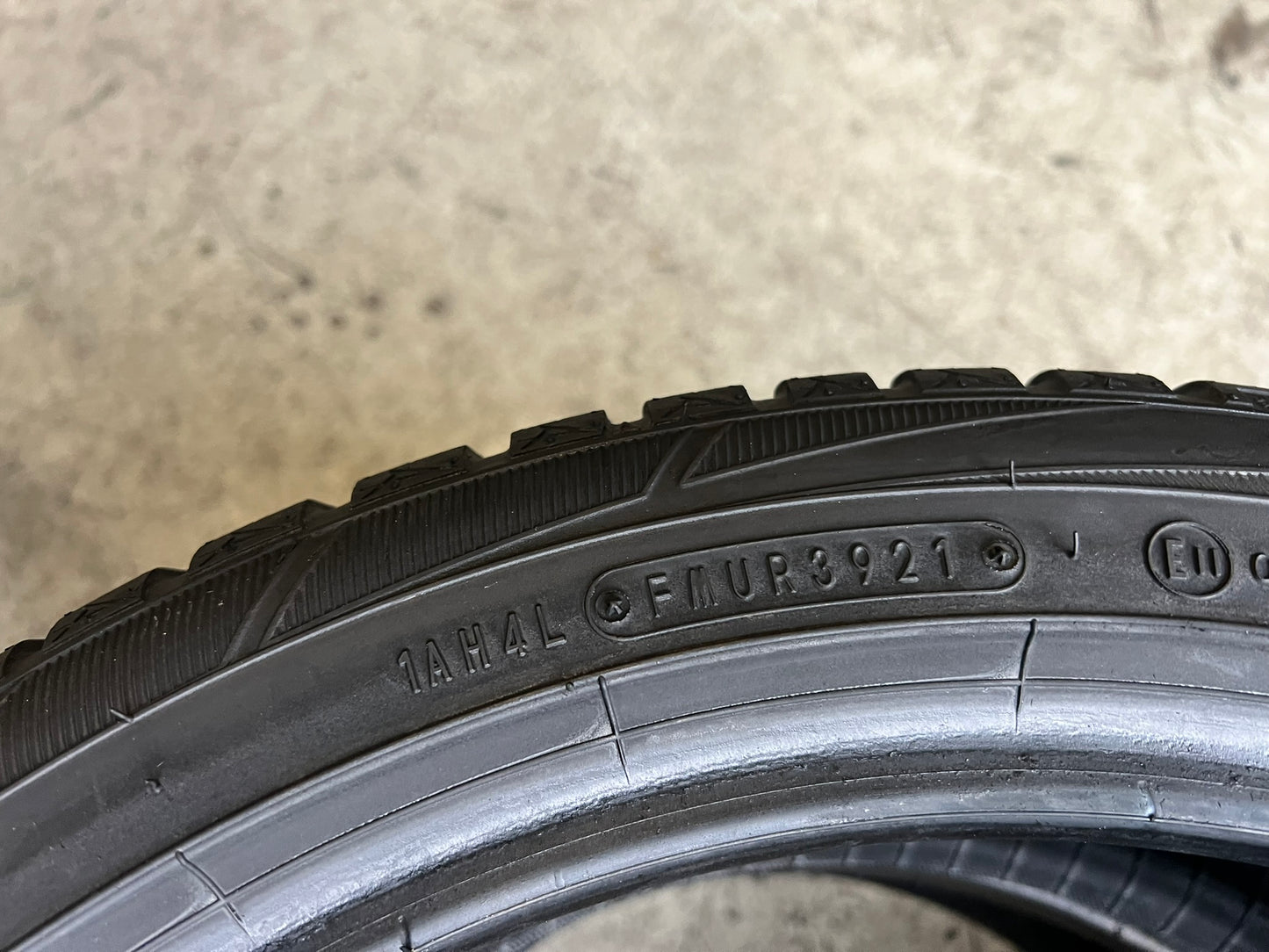 Usato: 2 Gomme 205/45R17 88V XL Falken 4 Stagioni 85% residui