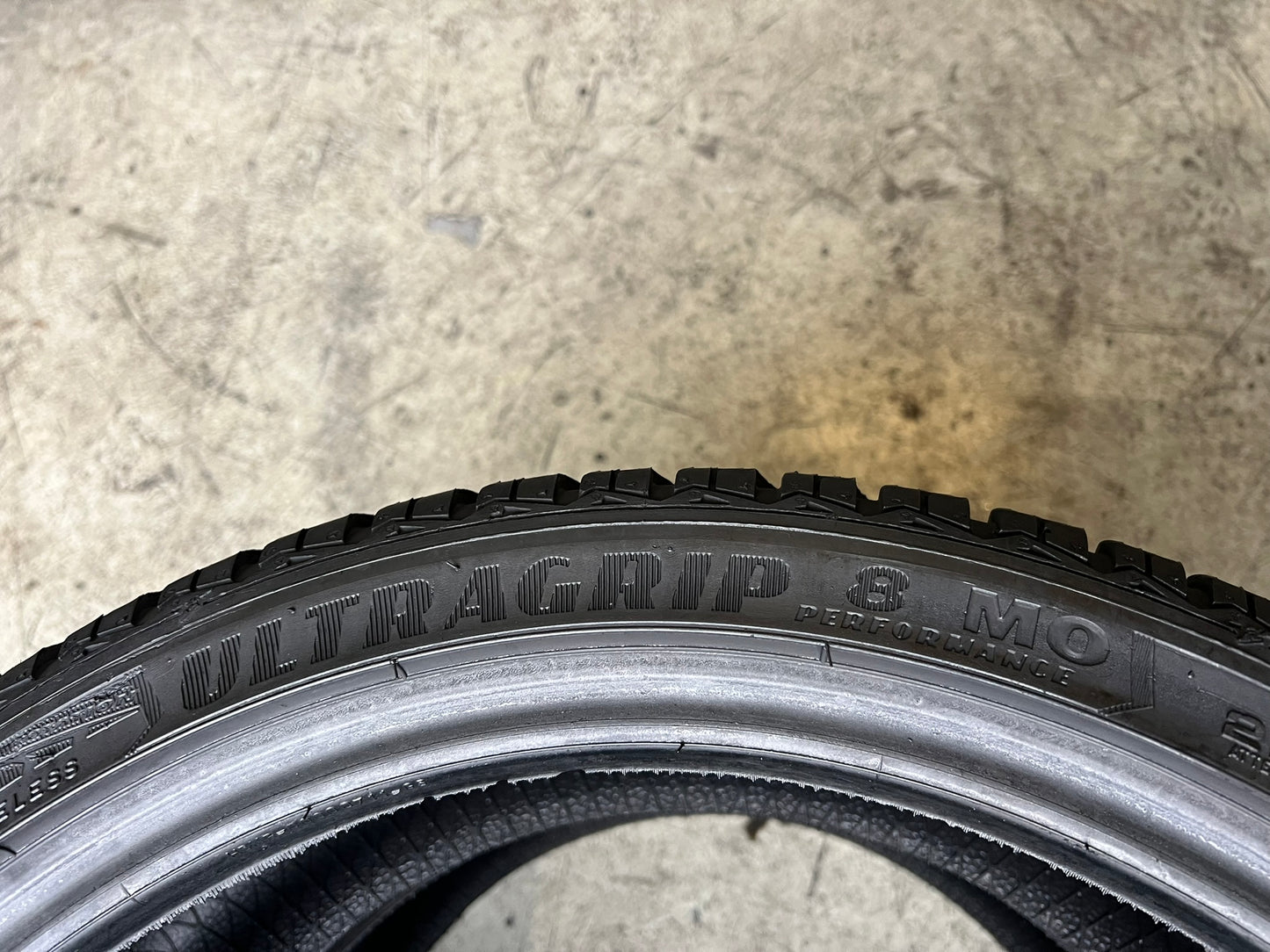 Usato: 2 Gomme 225/40R18 92V XL Goodyear invernali 90% residui