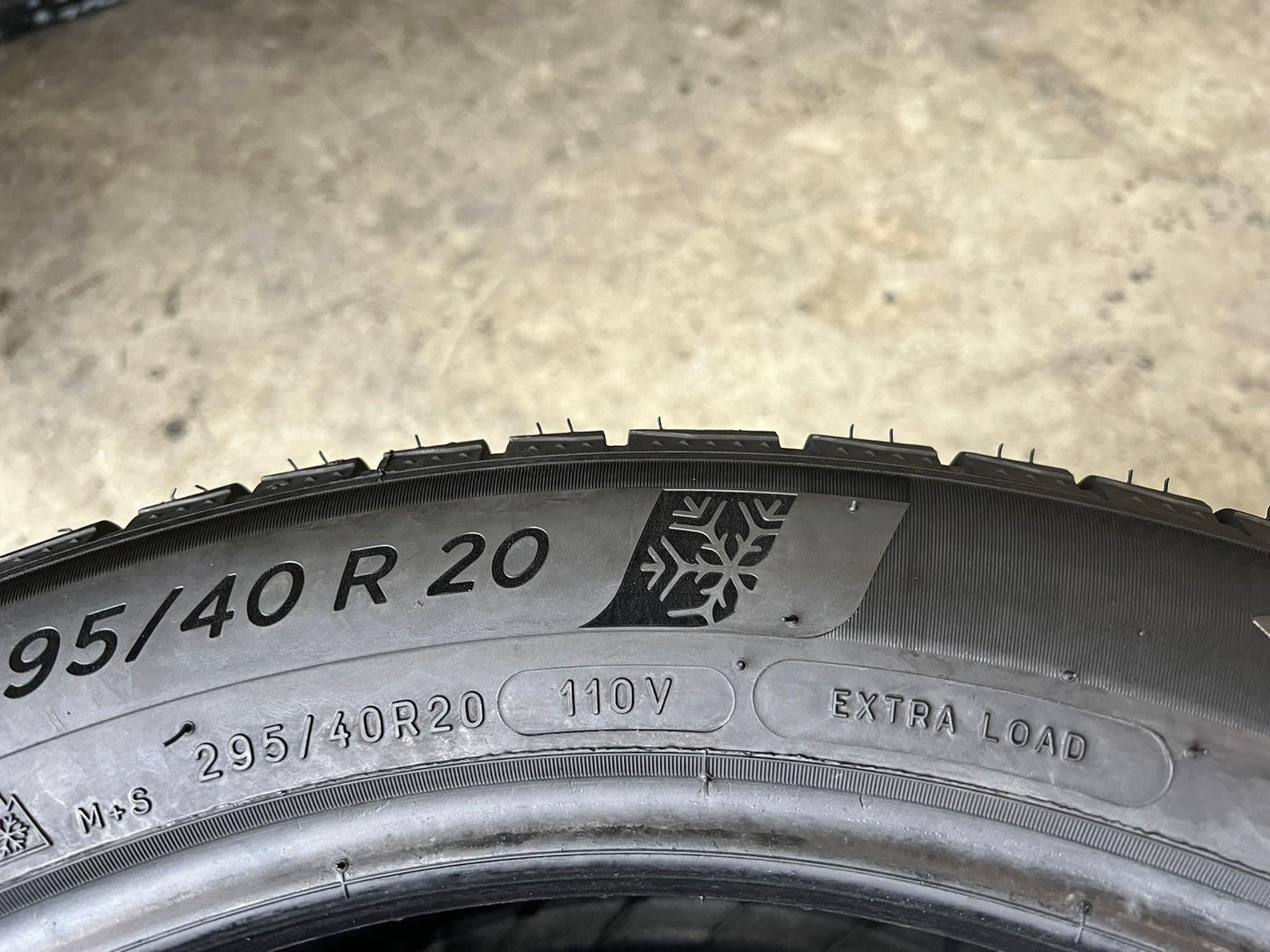 Usato: 2 Gomme 295/40R20 110V XL Michelin invernali 80% residui