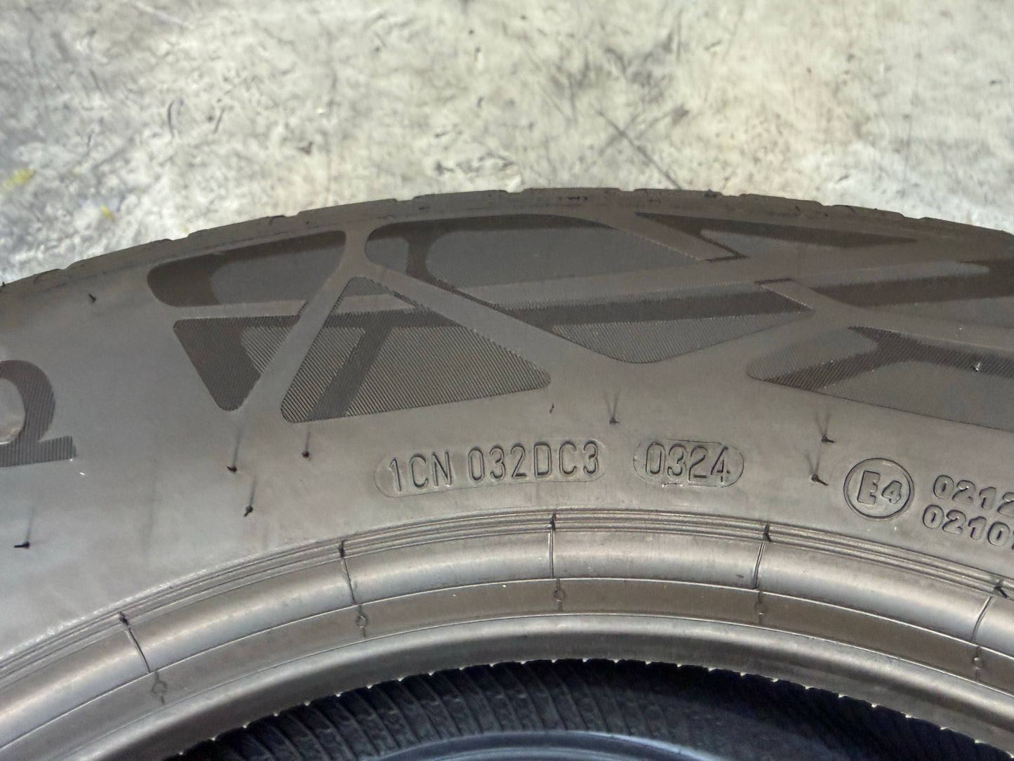 Usato: 2 Pneumatici Continental EcoContact 6 Q 215/60R17 96H EVc Estivi 90% Residui