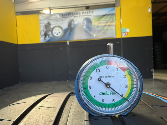 Usato: 2 Gomme 245/35R19 93Y XL Pirelli Estive 80% residui