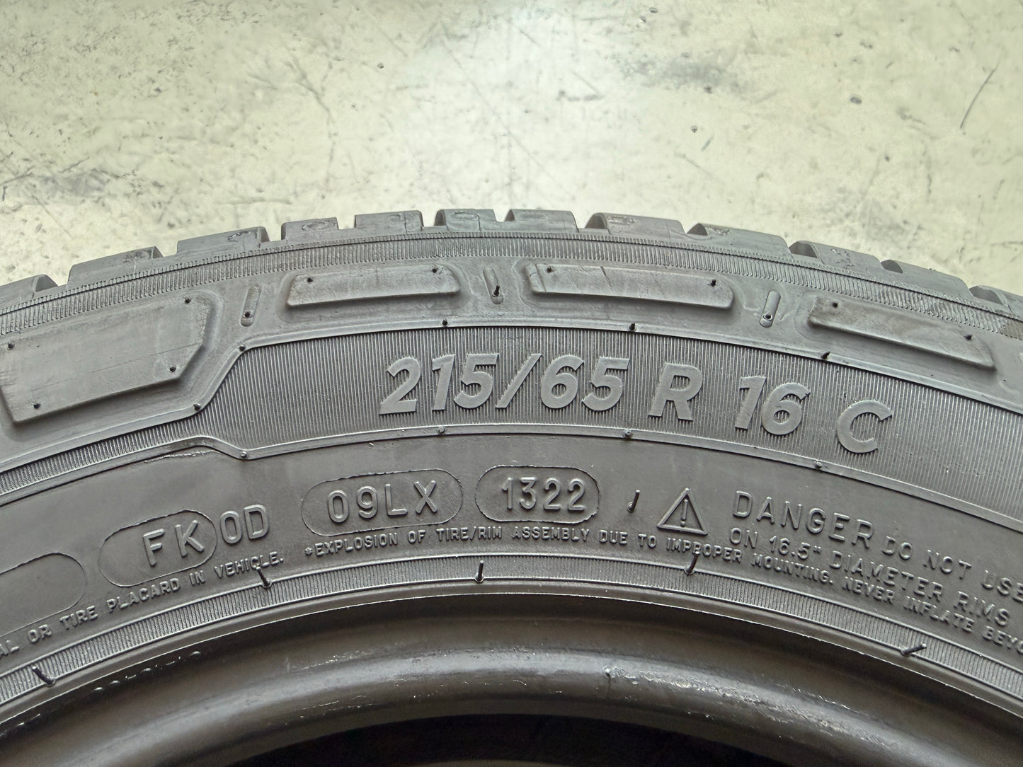 Usato: 2 Pneumatici Michelin Agilis 3 215/65R16C 109/107T 8PR Estivi 80% Residui
