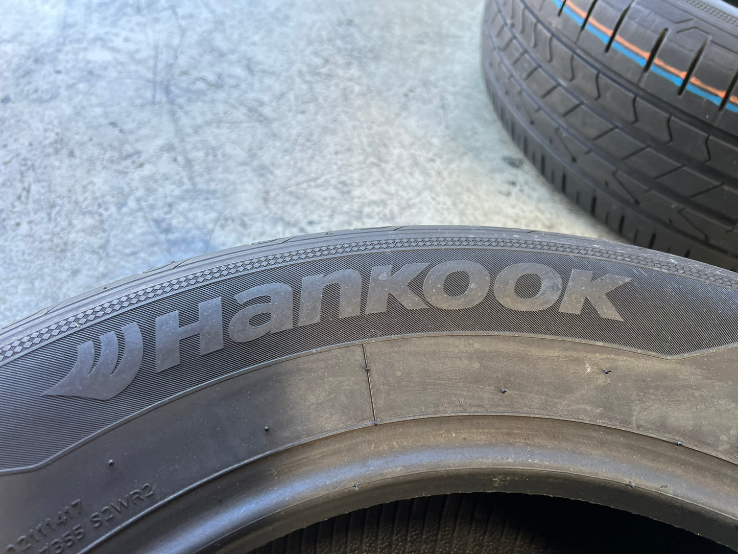 Usato: 4 Gomme 215/65R17 99V Hankook estive 80%-85% residui
