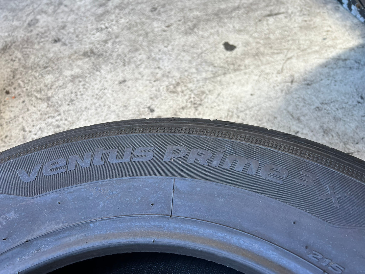 Usato: 4 Gomme 215/65R17 99V Hankook estive 80%-85% residui