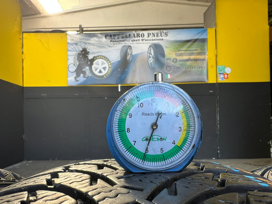 Usato: 4 Gomme 215/60R17 96H Kumho invernali 85% residui