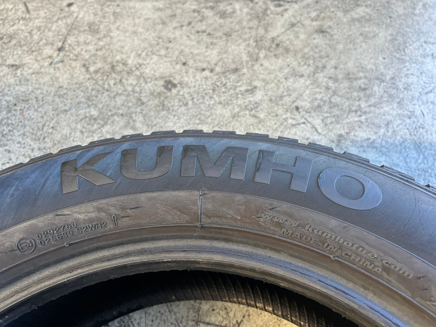 Usato: 4 Gomme 215/60R17 96H Kumho invernali 85% residui