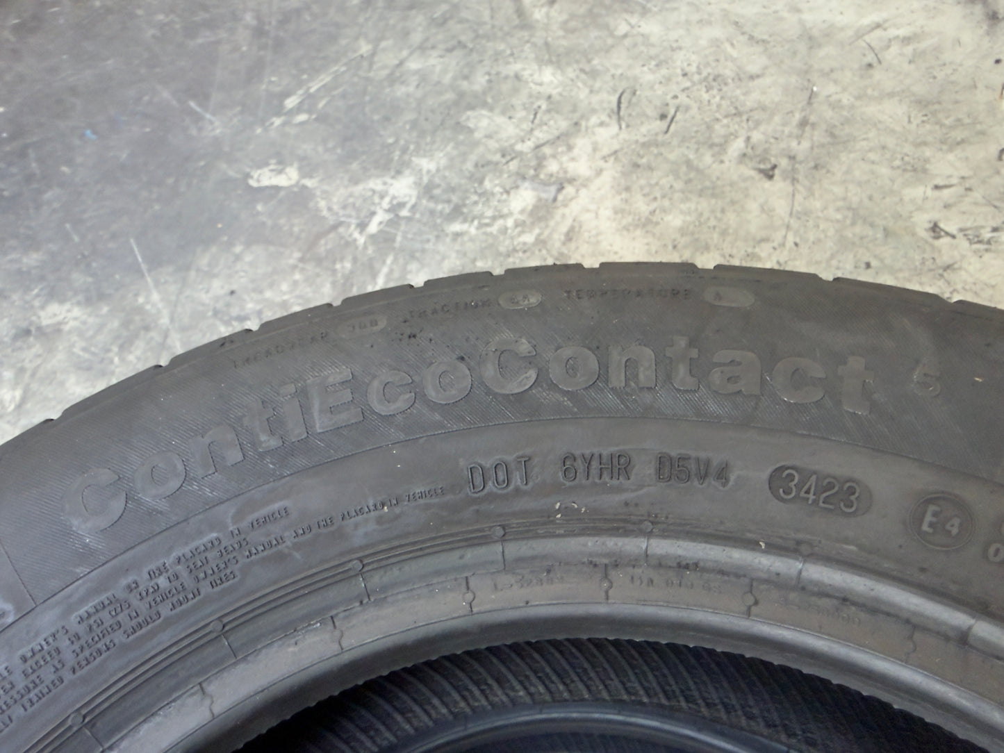 Usato: 2 Pneumatici Continental ContiEcoContact 5 175/70R14 88T XL Estive 95% Residui