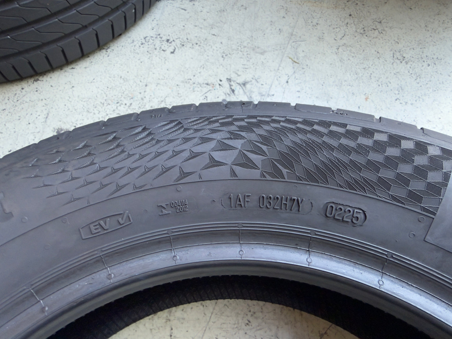 Usato: 4 Pneumatici Continental UltraContact EV 185/65R15 88H Estive 85% Residui DOT 2025