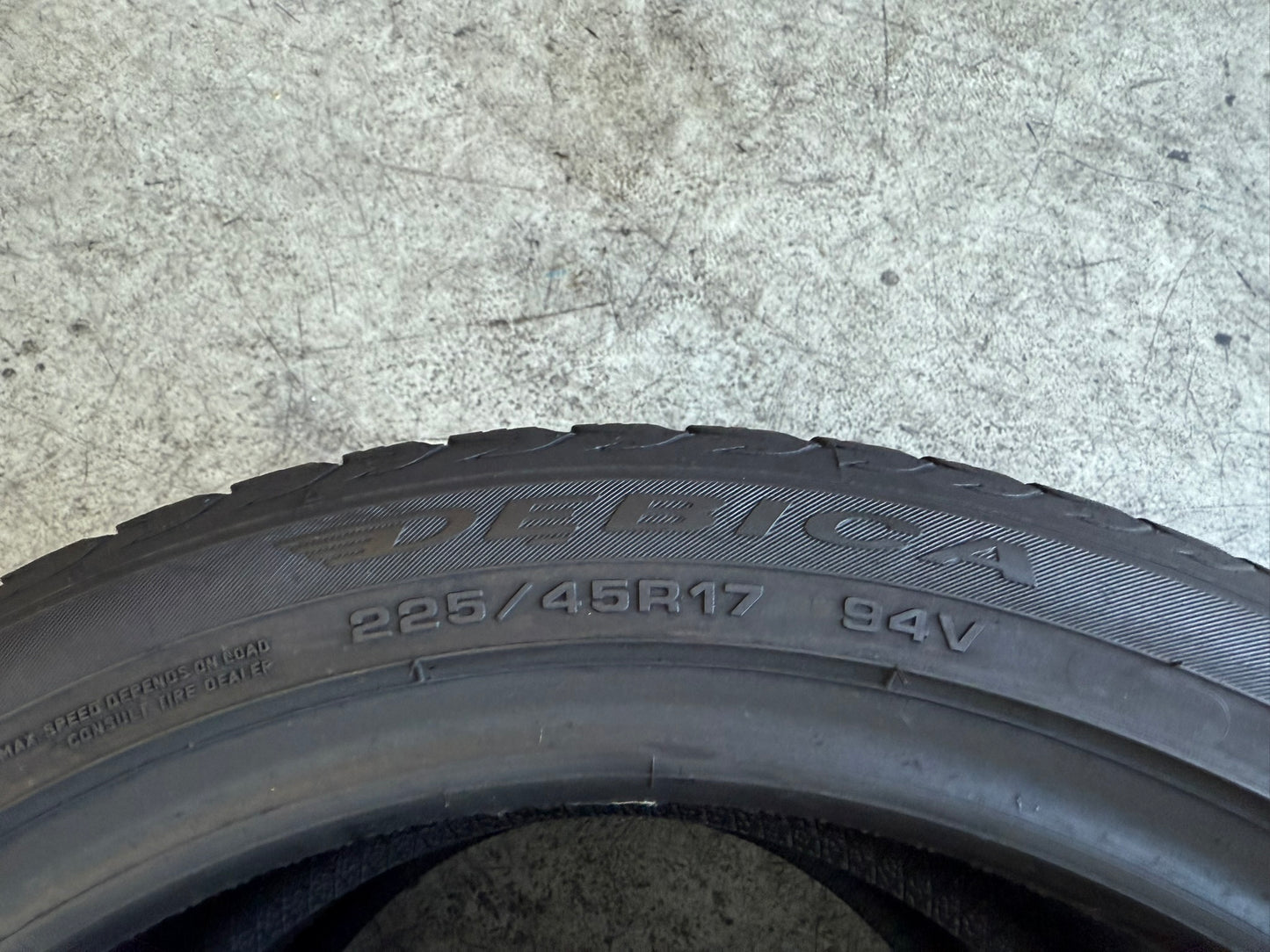 Usato: 2 Gomme 225/45R17 94V XL Debica invernali 85% residui