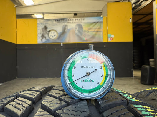 Usato: 4 Gomme 225/55R18 102V XL Vredestein Invernali 99% residui