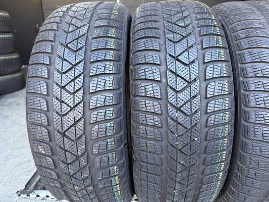 Usato: 4 Gomme 225/45R19 96V XL Pirelli Runflat Invernali 95/80% residui