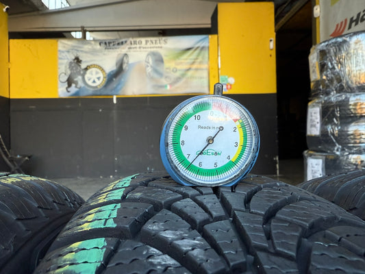 Usato: 4 Gomme 185/65R15 88T Goodyear Invernali 85/95% residui