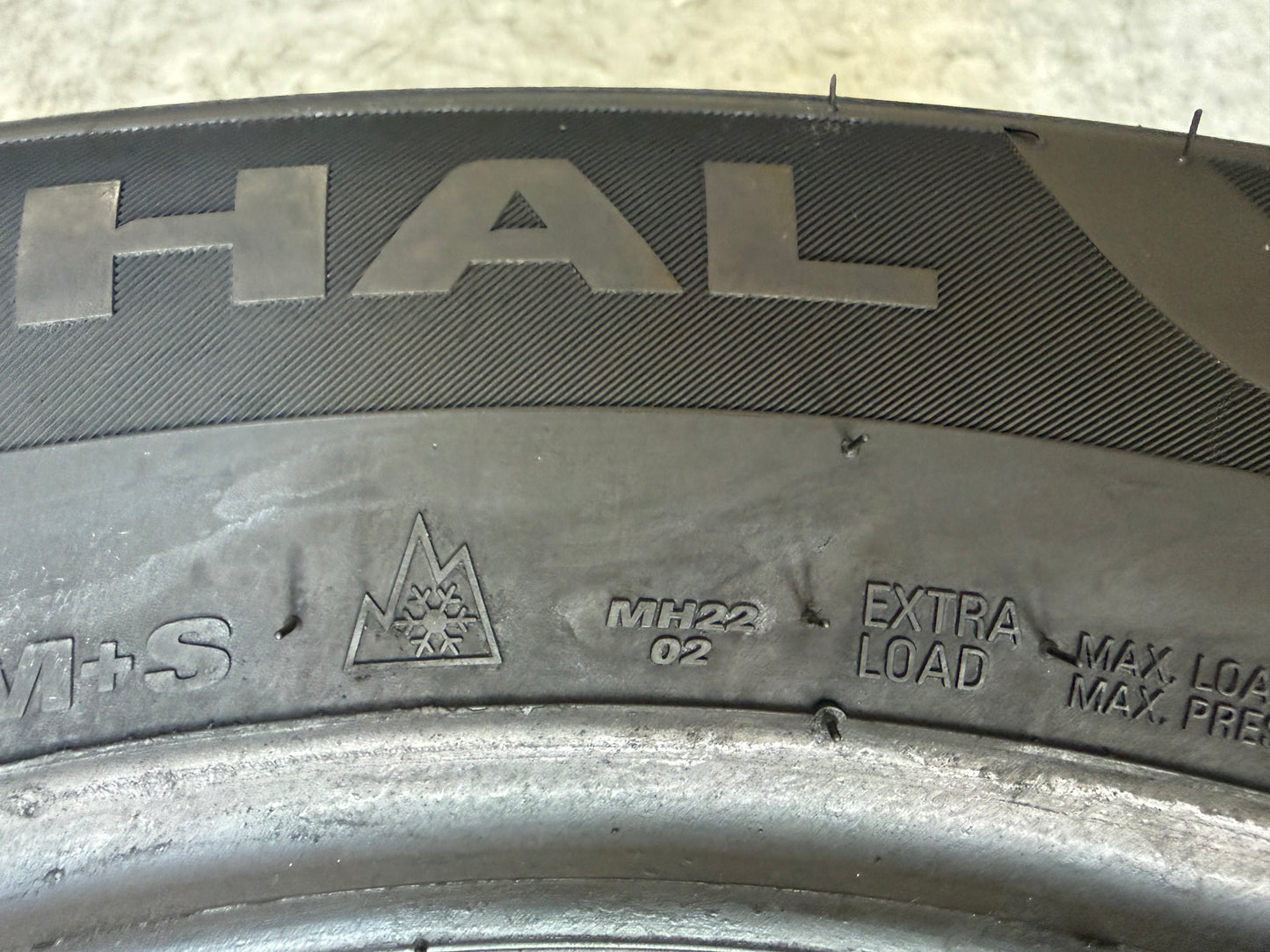Usato: 2 Pneumatici Marshal MH22 235/55R17 103V XL 4 Stagioni 85% Residui