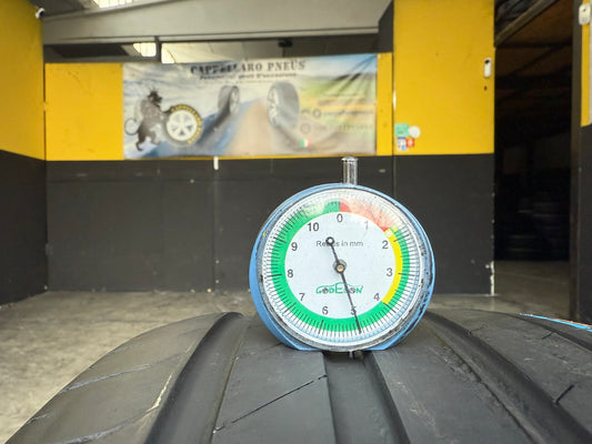 Usato: 2 Gomme 235/45R19 95W Nexen Estive 80% residui