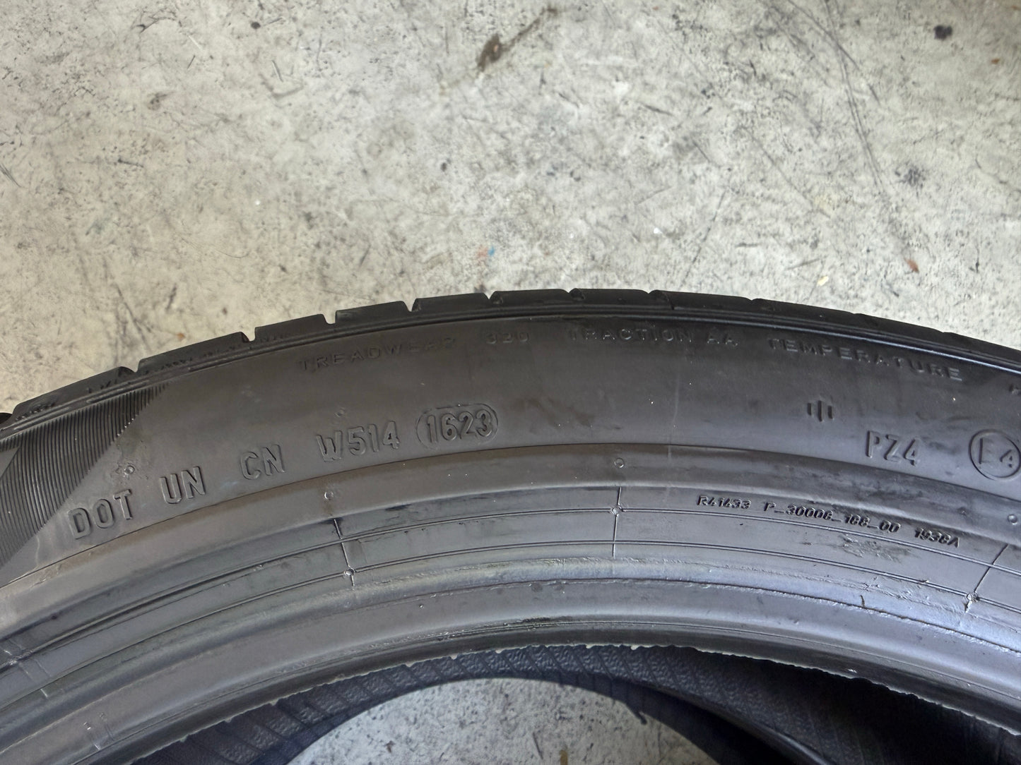 Usato: 2 Pneumatici Pirelli P Zero (PZ4) 275/40R21 107Y XL * RSC Run Flat Estivi 85% Residui