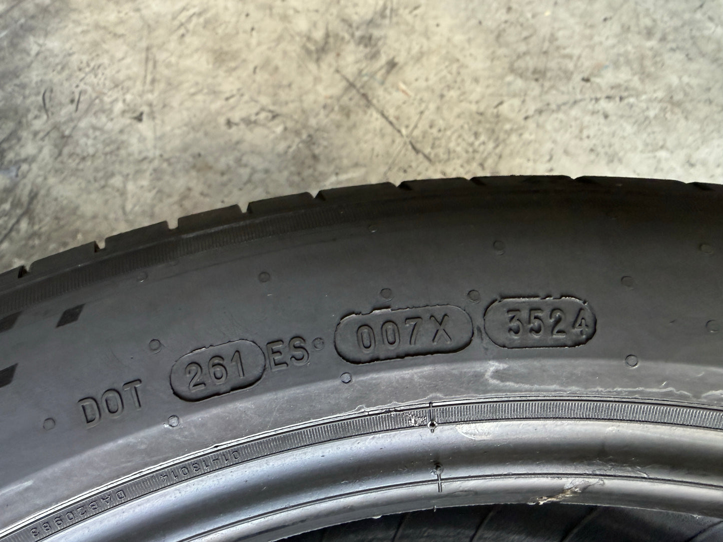 Usato: 2 Pneumatici Michelin Pilot Sport EV 255/45R21 106Y XL NE0 Porsche Estivi 85% Residui