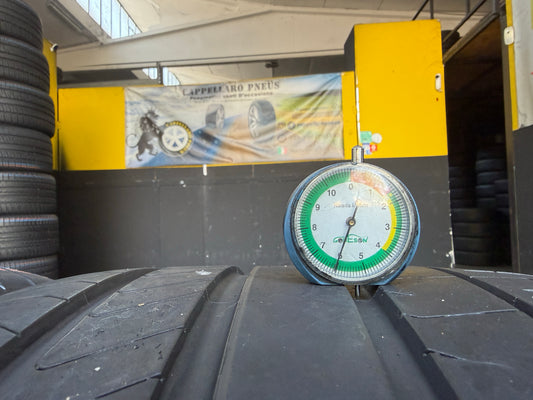 Usato: 4 Pneumatici Pirelli P Zero PZ4 285/35R23 107Y + 325/30R23 109Y XL FP Estive 85-90% Residui